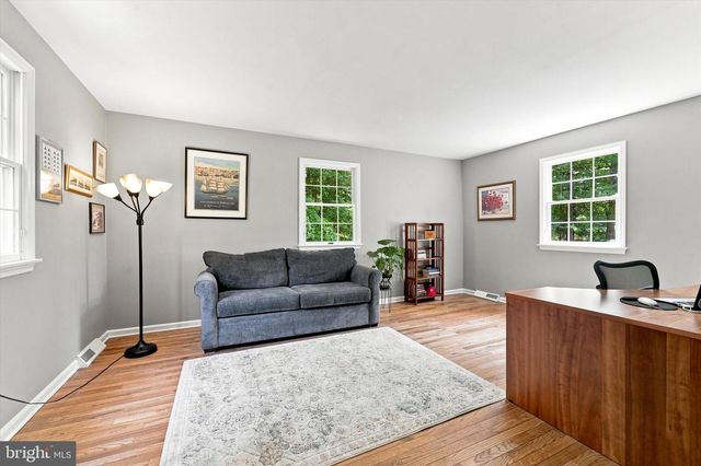 6 JOANNA DR, Malvern, PA 19355