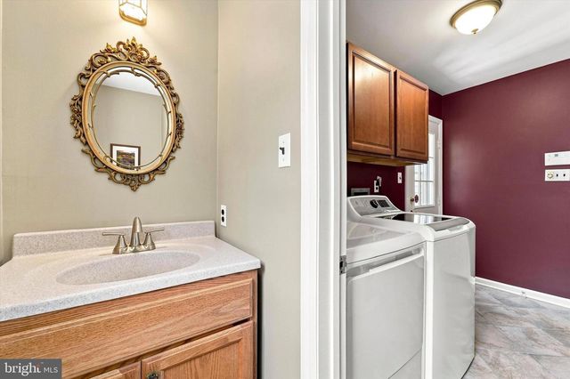 6 JOANNA DR, Malvern, PA 19355