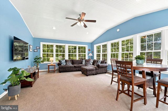 6 JOANNA DR, Malvern, PA 19355