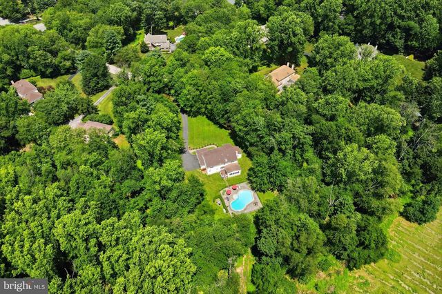 6 JOANNA DR, Malvern, PA 19355