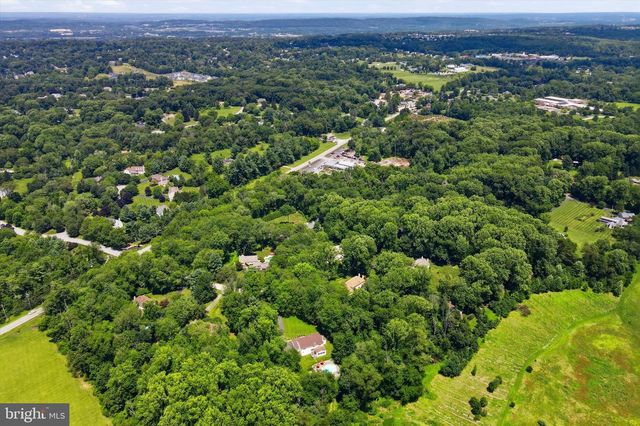 6 JOANNA DR, Malvern, PA 19355