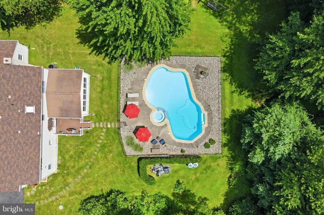 6 JOANNA DR, Malvern, PA 19355