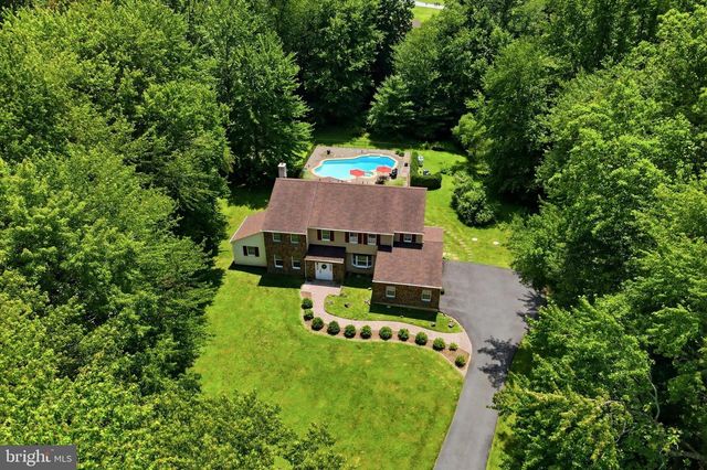 6 JOANNA DR, Malvern, PA 19355