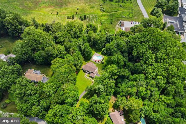 6 JOANNA DR, Malvern, PA 19355