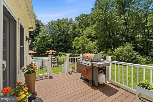 6 JOANNA DR, Malvern, PA 19355