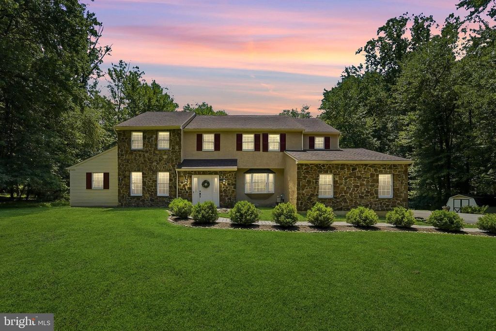 6 JOANNA DR, Malvern, PA 19355