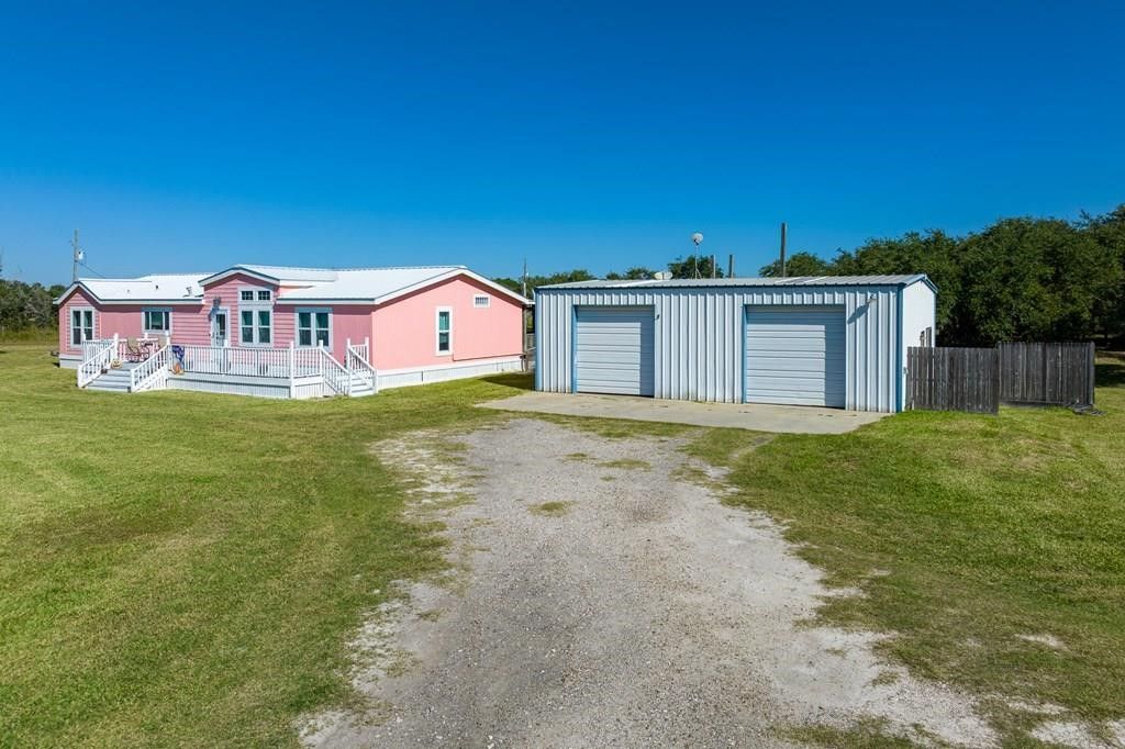 1140 W Beasley Avenue, Aransas Pass, TX 78336 — exterior