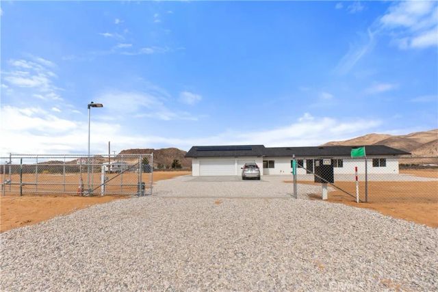 11725 Lagartijo Drive, Apple Valley, CA 92308