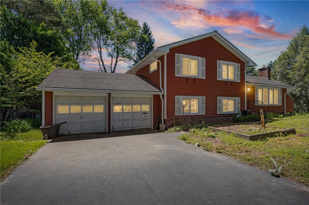 90 Hotchkiss Circle, Penfield, NY 14526