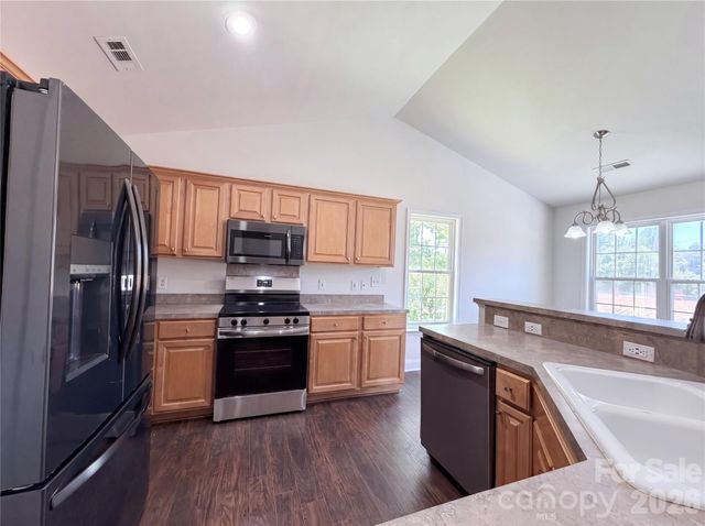 617 Reed Creek Road, Mooresville, NC 28117