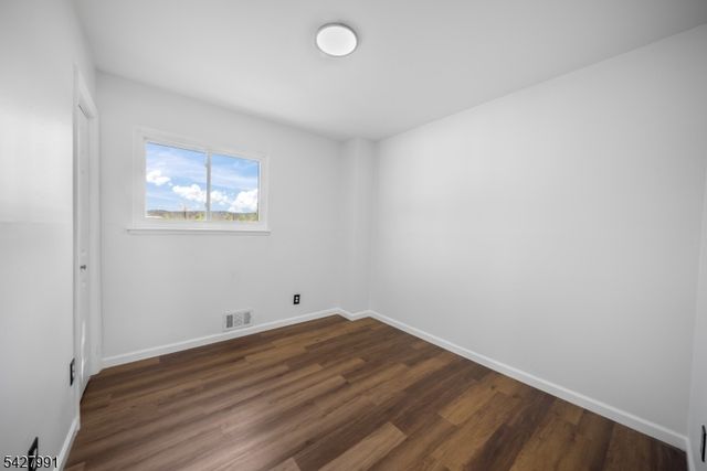 2 Laurie Ter, Hackettstown Town, NJ 07840