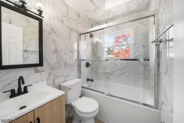 2 Laurie Ter, Hackettstown Town, NJ 07840