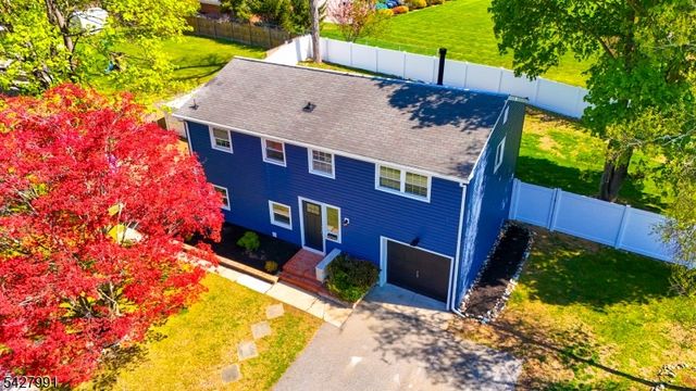 2 Laurie Ter, Hackettstown Town, NJ 07840