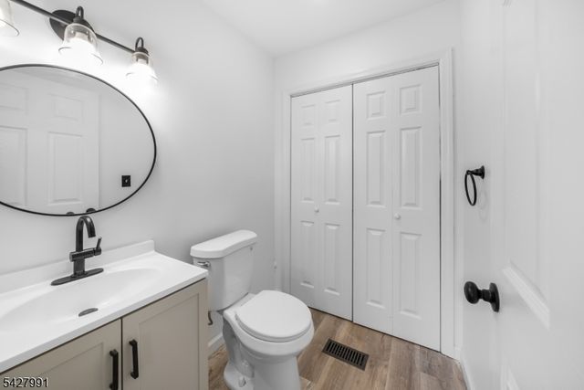 2 Laurie Ter, Hackettstown Town, NJ 07840
