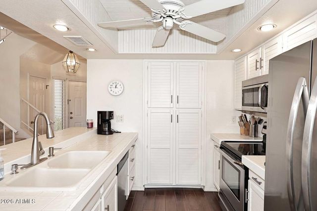 9705 E MOUNTAIN VIEW Road 1131, Scottsdale, AZ 85258