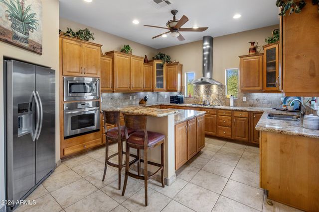 44821 N 12th Street, New River, AZ 85087