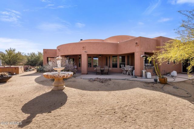 44821 N 12th Street, New River, AZ 85087