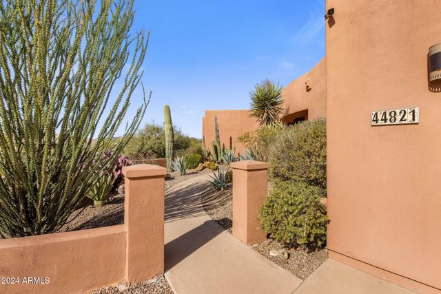 44821 N 12th Street, New River, AZ 85087