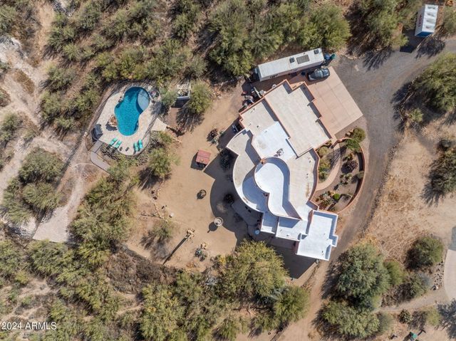 44821 N 12th Street, New River, AZ 85087