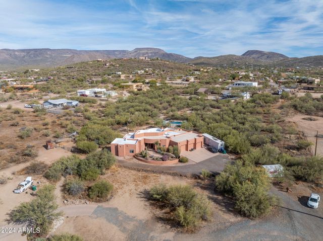 44821 N 12th Street, New River, AZ 85087