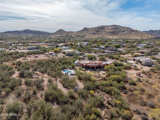 44821 N 12th Street, New River, AZ 85087