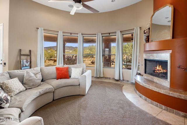 44821 N 12th Street, New River, AZ 85087