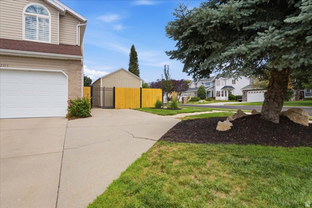 2313 E ROCKVIEW DR, Sandy, UT 84092 — photo 4