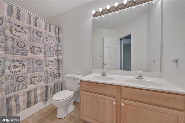 76 LAUREL DR, Myerstown, PA 17067