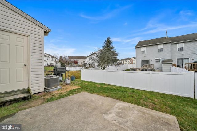 76 LAUREL DR, Myerstown, PA 17067