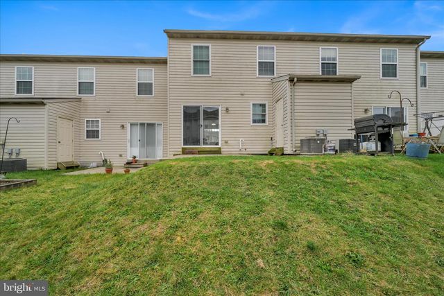 76 LAUREL DR, Myerstown, PA 17067
