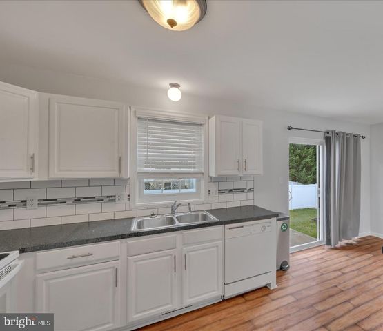 76 LAUREL DR, Myerstown, PA 17067