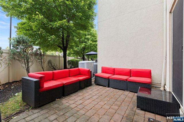 1625 Paterson Plank Road 9, Secaucus, NJ 07094