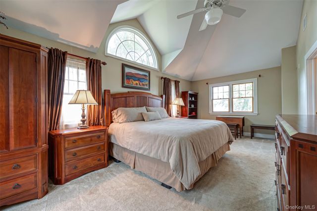 5 Harborview Lane, Huntington, NY 11743
