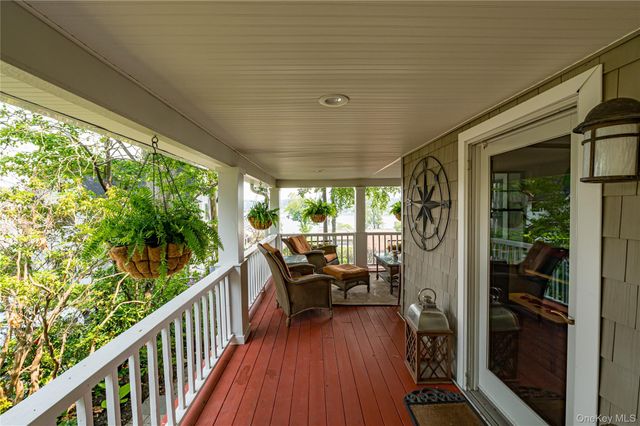 5 Harborview Lane, Huntington, NY 11743