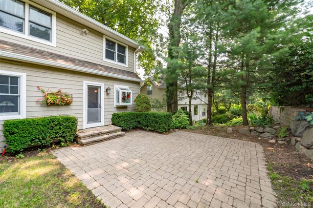 5 Harborview Lane, Huntington, NY 11743