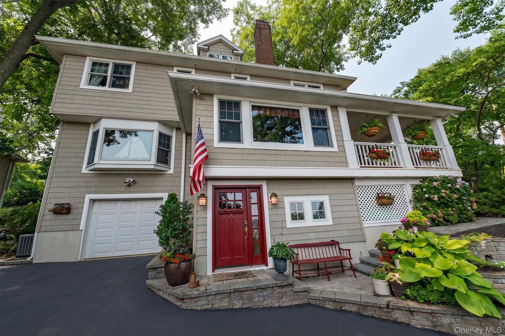 5 Harborview Lane, Huntington, NY 11743