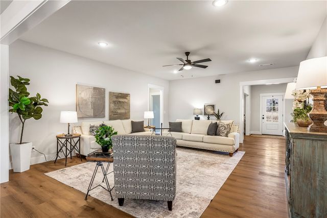 10101 Raindrop Lane, Gravette, AR 72736