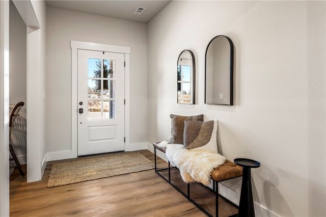 10101 Raindrop Lane, Gravette, AR 72736