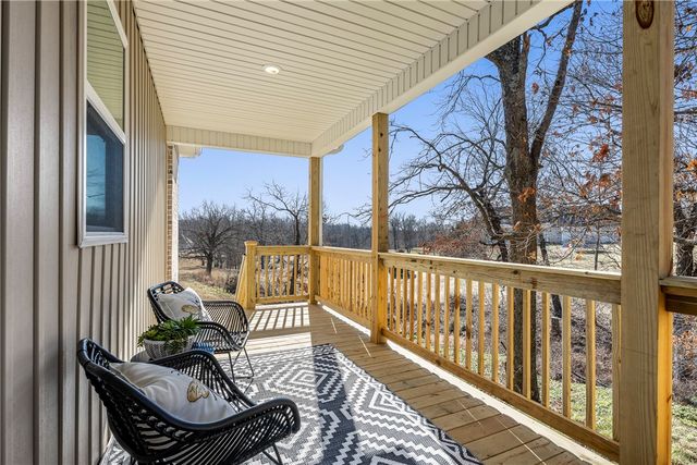 10101 Raindrop Lane, Gravette, AR 72736