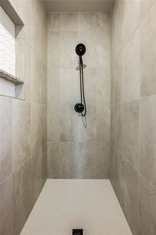 10101 Raindrop Lane, Gravette, AR 72736