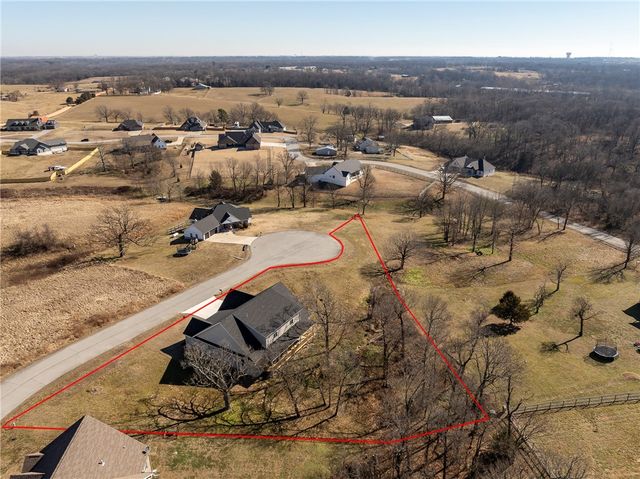 10101 Raindrop Lane, Gravette, AR 72736