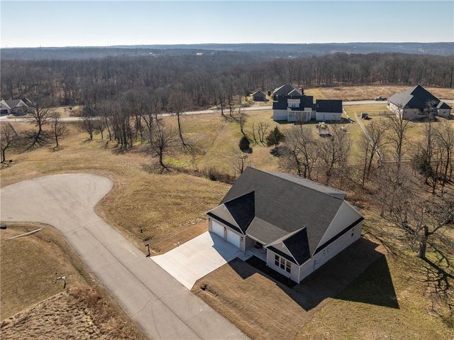 10101 Raindrop Lane, Gravette, AR 72736