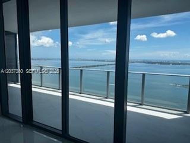 711 NE 23 2206, Miami, FL 33137