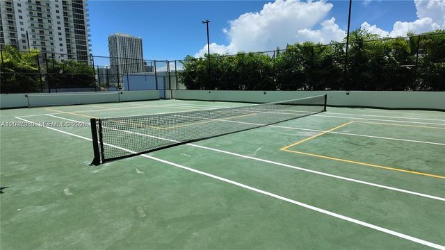 711 NE 23 2206, Miami, FL 33137
