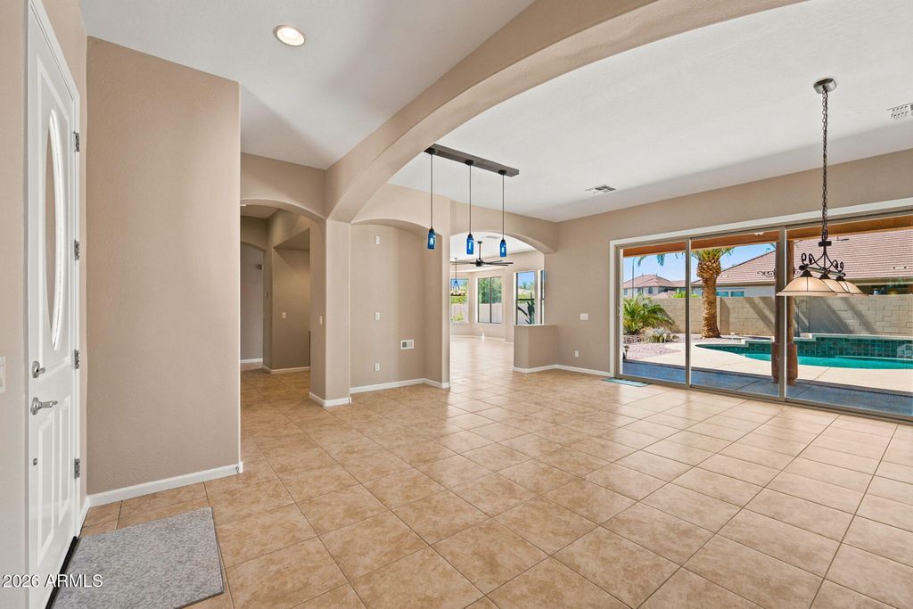 952 E FIELDSTONE Place, Chandler, AZ 85249 — photo 5