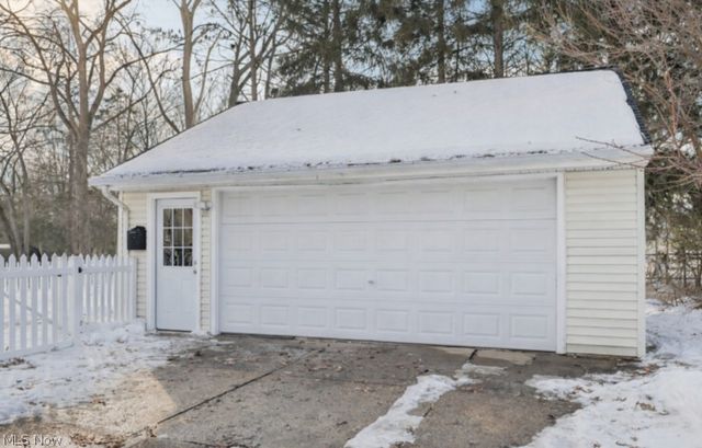 5536 Mackenzie Road, North Olmsted, OH 44070
