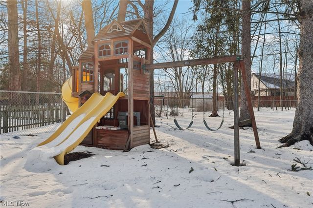 5536 Mackenzie Road, North Olmsted, OH 44070