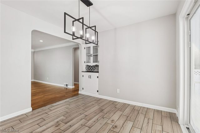 5536 Mackenzie Road, North Olmsted, OH 44070