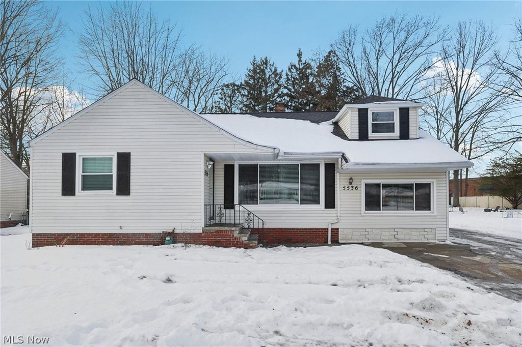 5536 Mackenzie Road, North Olmsted, OH 44070