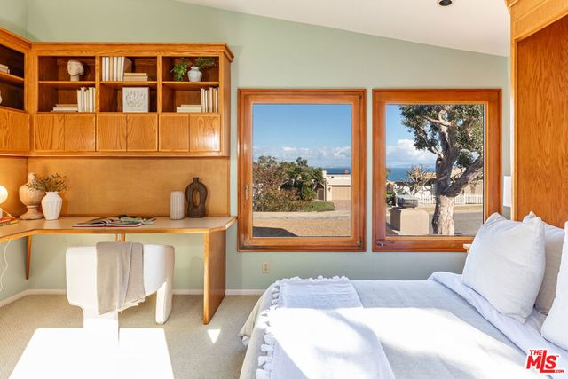 3449 Cloudcroft Drive, Malibu, CA 90265